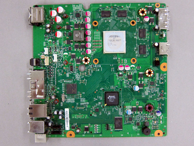 Illustration for article titled The New Xbox 360 Torn Apart